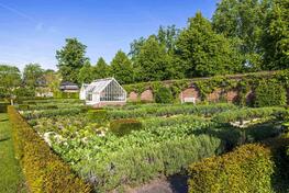 Schloss Dyck: Vortragsreihe SchlossWissen startet mit spannendem Auftakt über „Historische Küchengärten“
